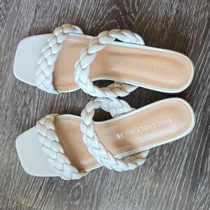 Ladies shoes